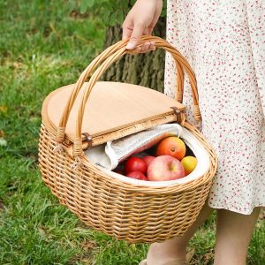 Wooden picnic basket111111